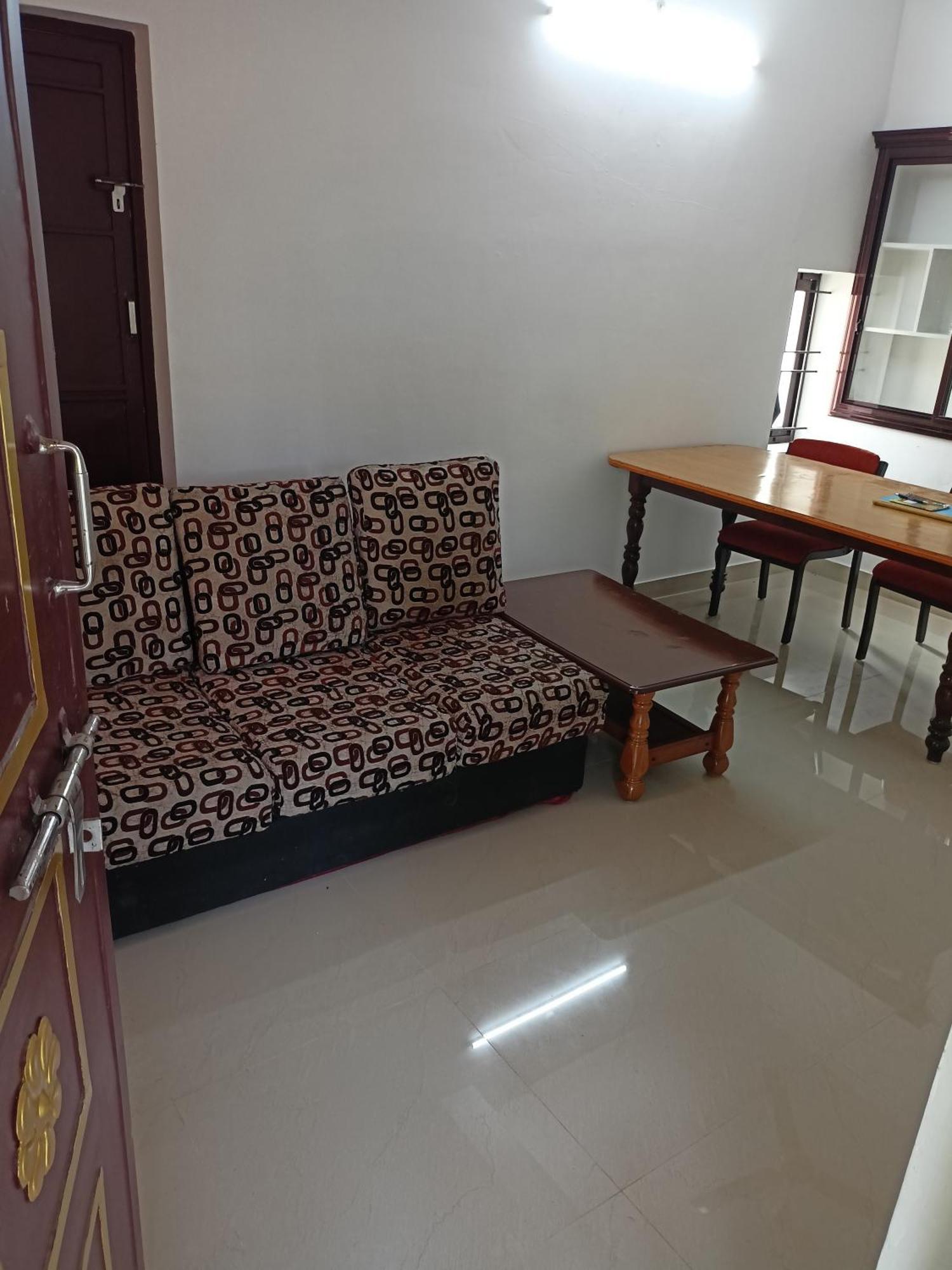 Space Villa Homestay Айримбранолер Экстерьер фото